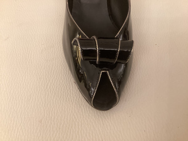 Renata RN09B Patent leather high heel shoe