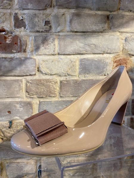 H022 Hogl  ladies patent leather shoe