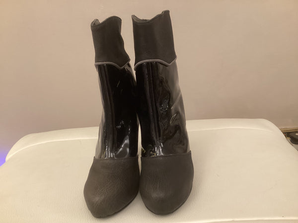Renata RNB5 Italian fashion boot