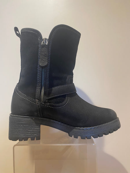 Adesso AD105 Black suede ankle boot