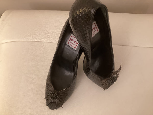 Renata RN10 black Italian Leather high heel shoe