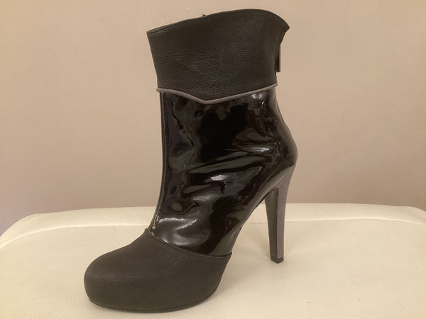 Renata RNB5 Italian fashion boot