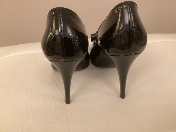 Renata RN09B Patent leather high heel shoe