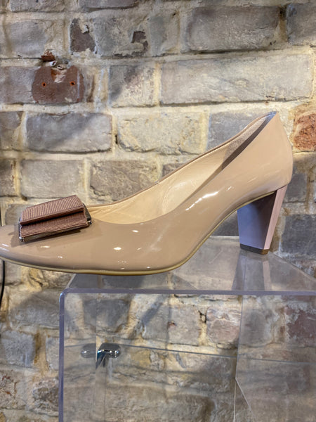 H022 Hogl  ladies patent leather shoe