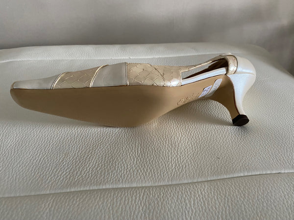 Renata RN01C Italian Leather Court shoe