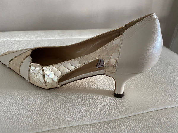 Renata RN01C Italian Leather Court shoe