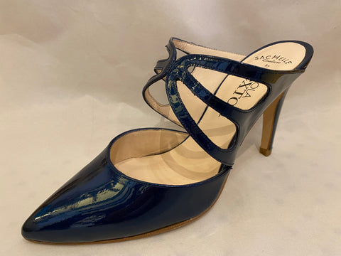 NS08 Nicola Sexton ladies patent leather shoe