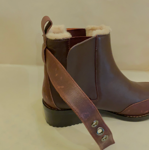 EMU EM17 ladies leather ankle boot