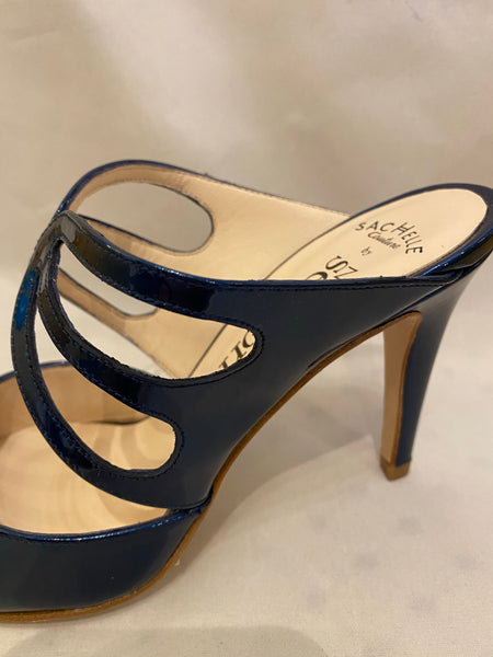 NS08 Nicola Sexton ladies patent leather shoe