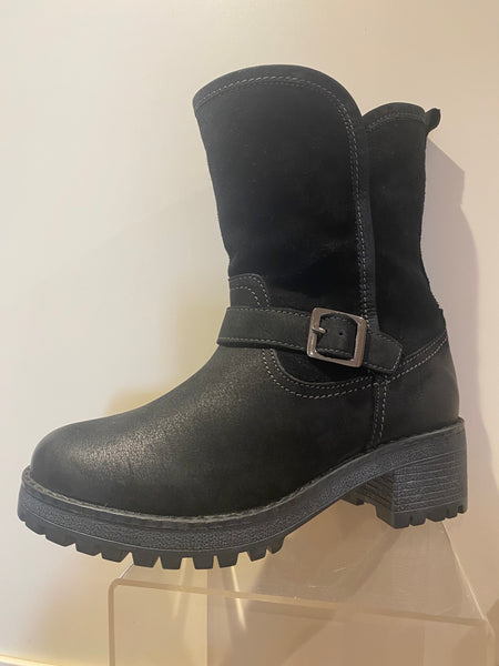 Ad105 Adesso Black suede ankle boot