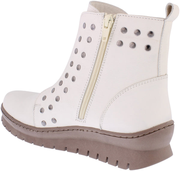 Ad155 Adesso Addison Winter White Stud boot