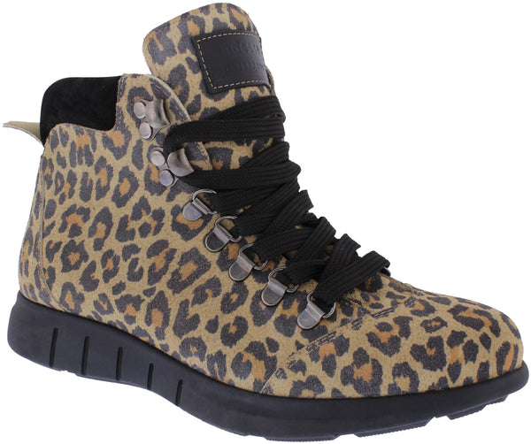 AD156 Adesso Ainsley Leopard Waterproof boot