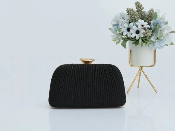 Black clutch-shoulder bag