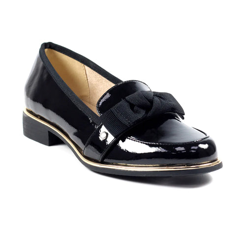 LU7  Elgin black patent loafer