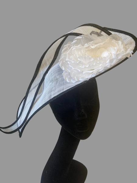 Black & White fascinator LEF 330