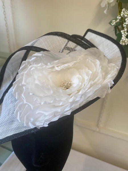 Black & White fascinator LEF 330