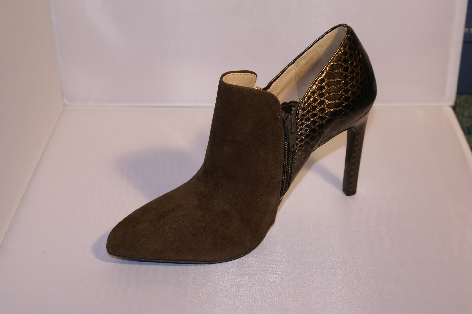 H064 Hogl ladies suede shoe