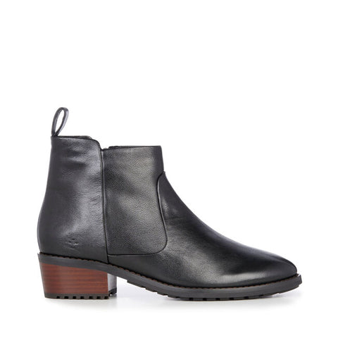 Emu EM26 Boorong leather ankle boot